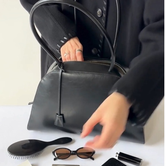 FREJA Alma Bag Tall Black Gloss - Picture 9 of 9